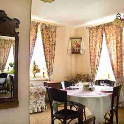 U Pokrovki Guest House Dining/Meeting Rooms