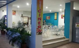 Hotel Cinera - Housity