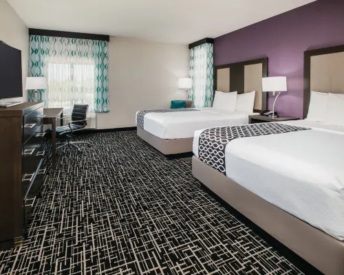 La Quinta Inn & Suites by Wyndham Dallas - Richardson Hotels near Park Central