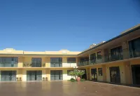 Deco City Motor Lodge Hotel di 