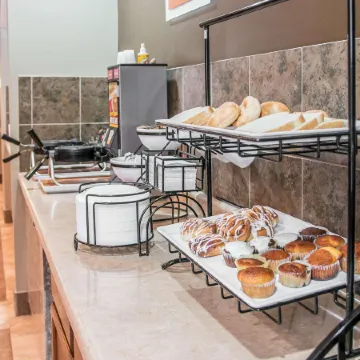 Country Inn & Suites by Radisson, Battle Creek, MI