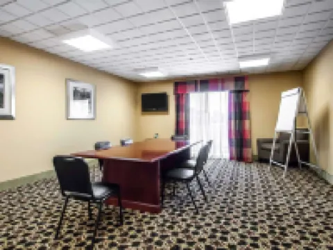 Sleep Inn & Suites Hattiesburg North Hotels in Forrest County