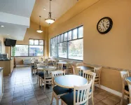 MorningGlory Inn & Suites - breakfast