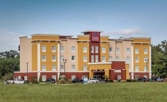 Comfort Suites Near Tanger Outlet Mall