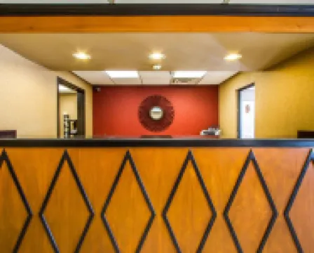Rodeway Inn & Suites