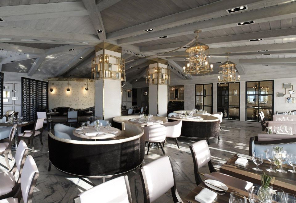 The London West Hollywood at Beverly Hills의 로비 인테리어