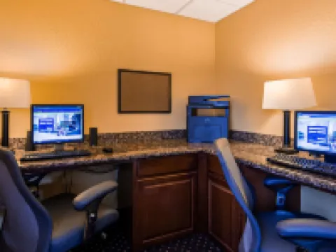 Best Western Plus Parkway Hotel Hotels in Alton