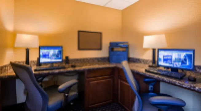 Best Western Plus Parkway Hotel