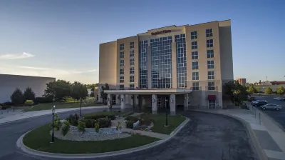 Hotel Topeka at City Center Các khách sạn ở Topeka