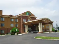 Holiday Inn Express & Suites Anniston/Oxford Hotels in Heflin
