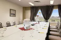 Super 8 by Wyndham Sherwood Park/Edmonton Area Hotel di Sherwood Park