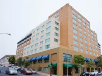 蒙特利萬豪酒店 鄰近美國國防語言學院的酒店