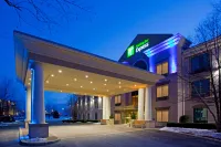 Holiday Inn Express & Suites Hagerstown Hotels in Halfway