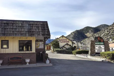 H&H Motor Lodge