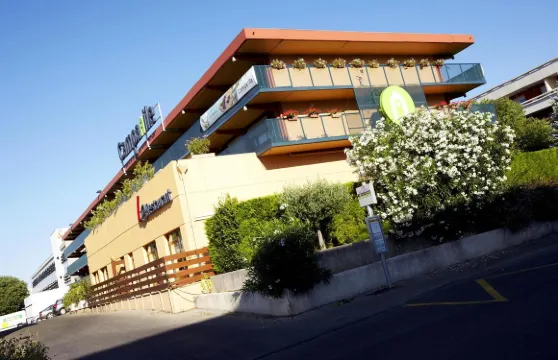 康鉑普瑞姆酒店-尼姆市中心