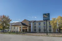 Quality Inn & Suites Các khách sạn ở Harmarville