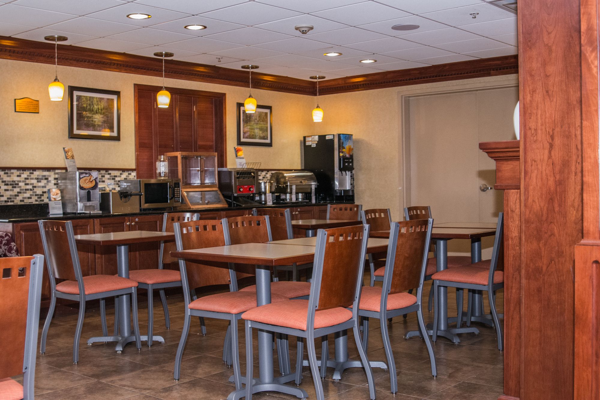 Best Western Plus Strawberry Inn & Suites