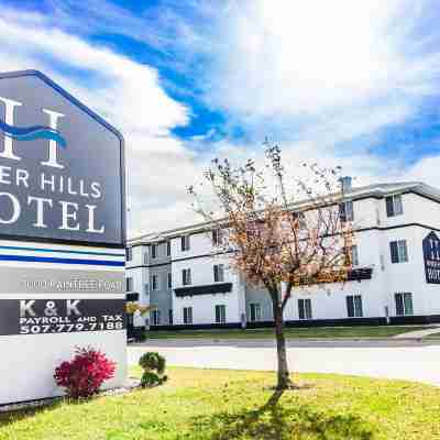 River Hills Hotel- Mankato Hotel Exterior