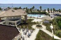 Mercure Thalasso & Spa Port Frejus Hotels near Musee Archeologique