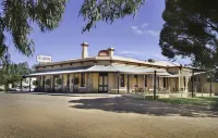 Standpipe Golf Motor Inn