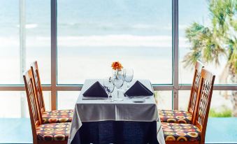 Oceanfront Litchfield Inn