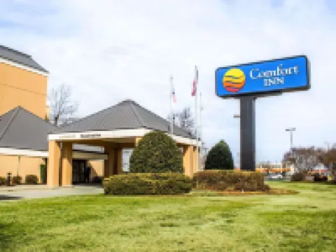 Comfort Inn Fayetteville Near Fort Bragg โรงแรมในเฟย์เอตต์วิลล์