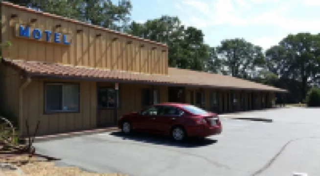 Creekside Lodge