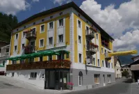 Hotel Münsterhof Hotels in Tschierv