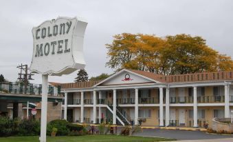 Colony Motel