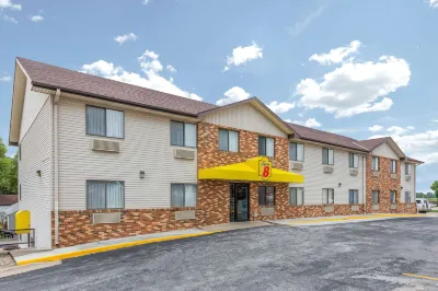 Super 8 by Wyndham West Point Hotel in zona Northeast Community College