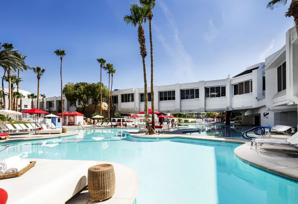 Tropicana Las Vegas a DoubleTree by Hilton Hotel and Resort-Las Vegas  Updated 2023 Room Price-Reviews & Deals | Trip.com