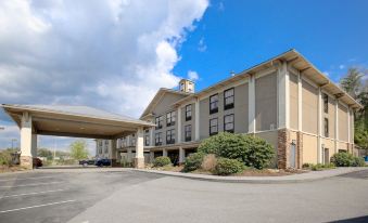 Quality Inn & Suites Boone - University Area