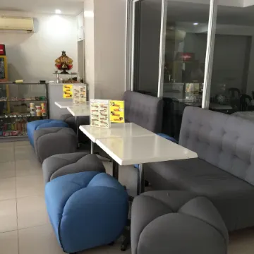 Sampaguita Suites Plaza Garcia Отели рядом с достопримечательностью «Магелланов Крест»