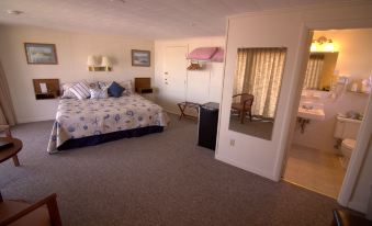 Ocean Street Inn on Hyannis Harbor