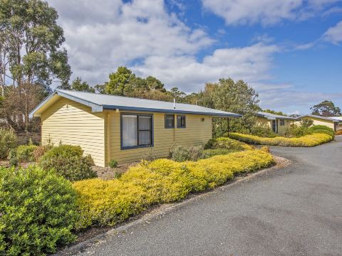 Marsden Court Apartments Now Incorporating Marsden Court and Sharonlee Strahan Villas