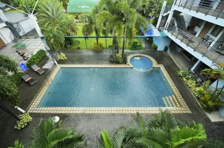 Technopark Hotel Отели рядом с достопримечательностью «Carmona United Methodist Church»