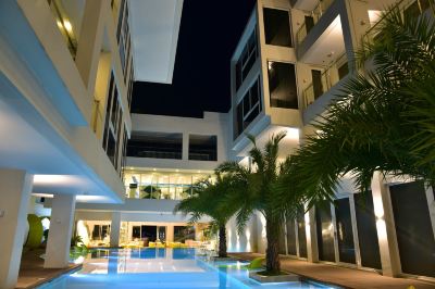 屋内プール アストリア カレントの写真