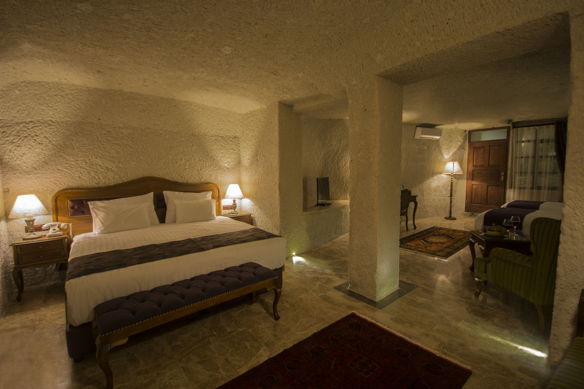 Artemis Cave Suites