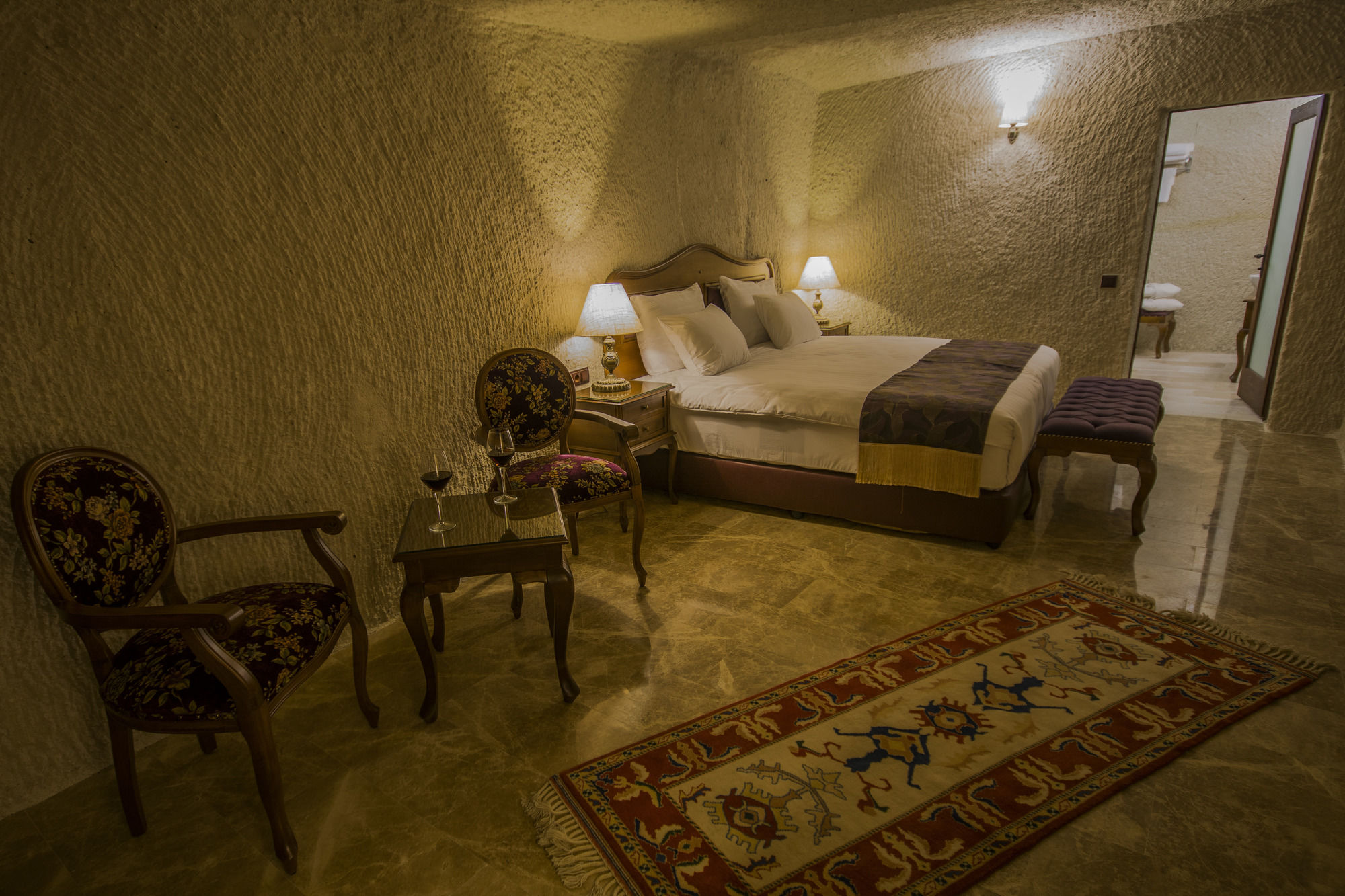 Artemis Cave Suites