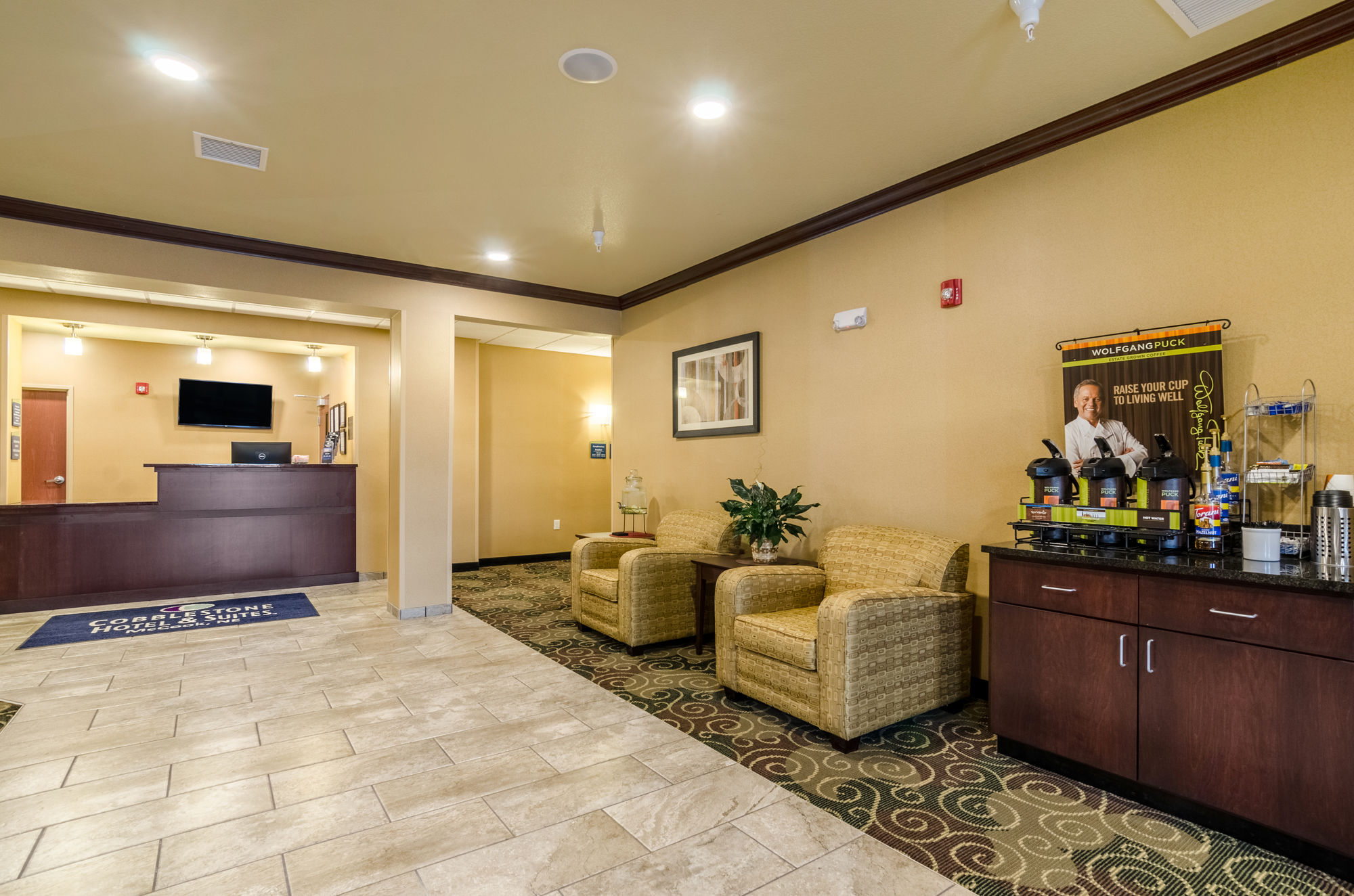 Cobblestone Hotel & Suites - McCook