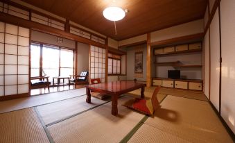 Yufuin Ryokan Tadaima