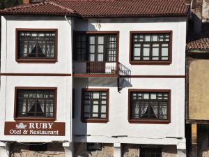 Ruby Otel & Restaurant