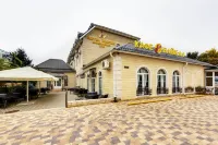 Marton Pashkovskiy Hotel
