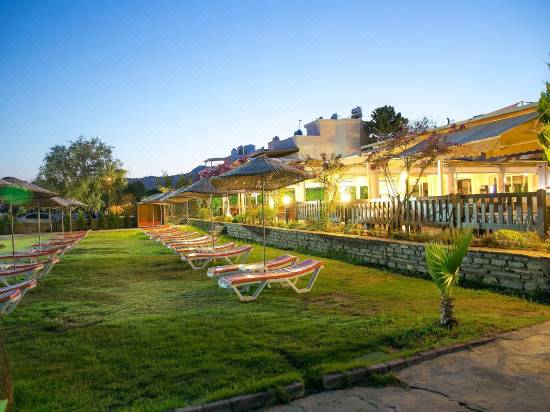 Bodrum Sea Side Beach Club Hotel 45 5 3 Bodrum Hotel Deals Reviews Kayak