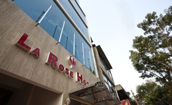 La Rose Hotel