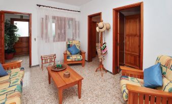 House with 3 Bedrooms in El Golfo, Lanzarote, with Terrace and Wifi Near the Beach