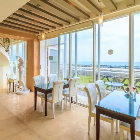 Starrise Leisure Hotel Отели рядом с достопримечательностью «Станция Beipu»
