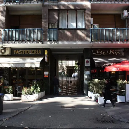 Trastevere Rooms Отели рядом с достопримечательностью «Базилика Санта-Приска»