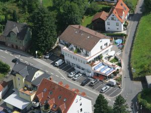 Apartmenthaus "Zum Lowen" Heidelberg - Ziegelhausen