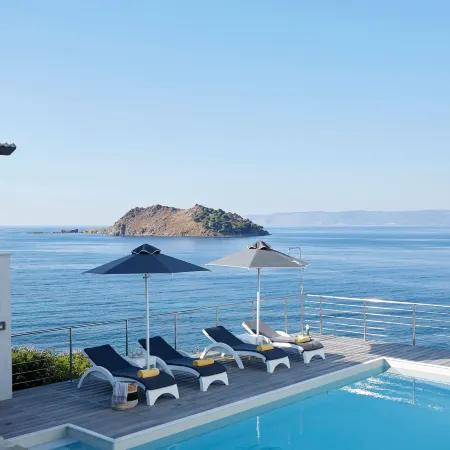 Eleia Seafront Rooms & Villas